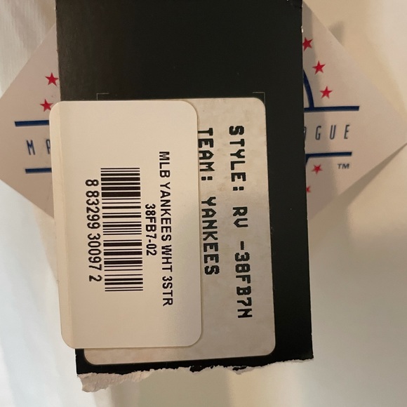 NWT New York Yankees x Adidas 3 Stripe T-Shirt Genuine MLB merch size 18-20 - Picture 8 of 9